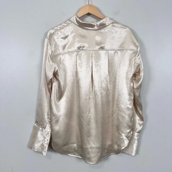 FREE PEOPLE
Shooting For The Moon Buttondown Shirt in Tea - Picture 7 of 11